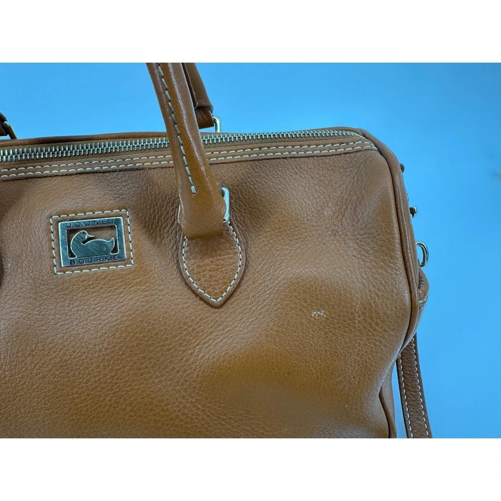 Vintage Dooney & Bourke Satchel Women Medium Tan Pebbled Leather Barrel Doctor